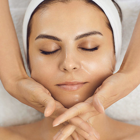 masaż twarzy, klinika medycyny estetycznej roseti med&beauty w myślenicach